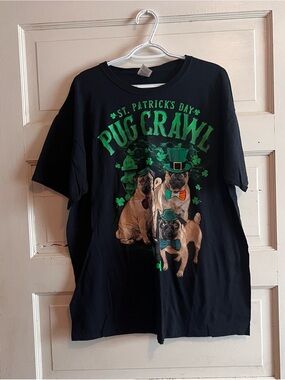 Fruit of the Loom Black St. Patrick's Day Pug Crawl Graphic Tee